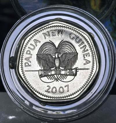 北京马甸外国币专卖第145期，外国币专场，陆续上拍，欢迎关注 巴布亚新几内亚圣约翰救护队50周年纪念币及2枚世界最高值硬币一百万里拉，品相全部全新帶原光