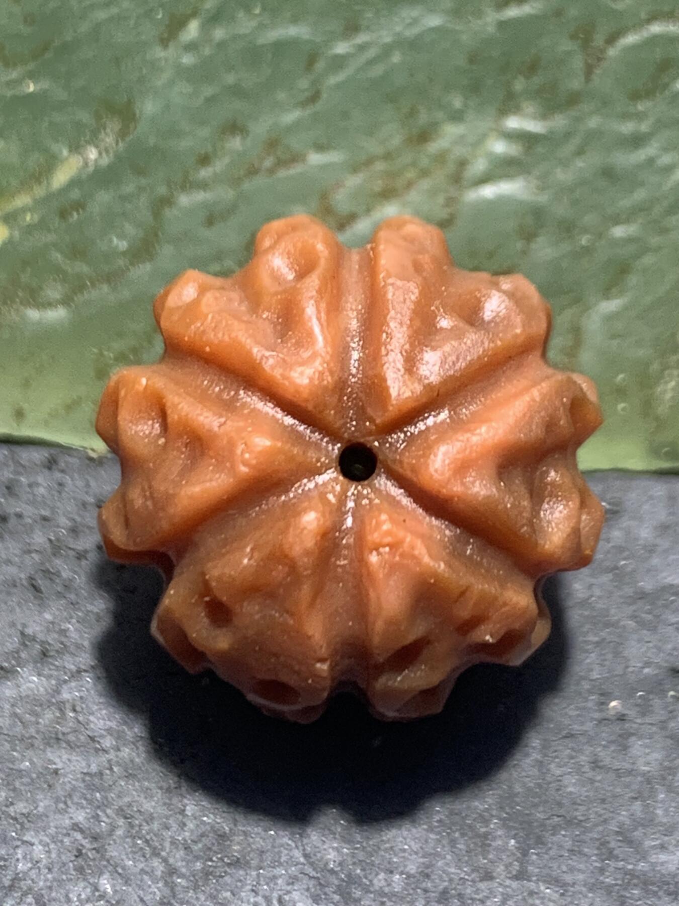 精美亚光柿子红南红玛瑙雕刻金刚一颗！