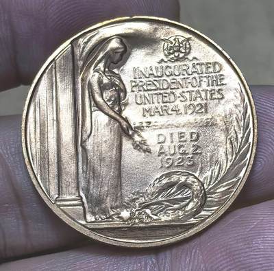 北京马甸外国币专卖第145期，外国币专场，陆续上拍，欢迎关注 美国第29任总统沃伦·G·哈定纪念章。材质为88.5%铜、6%锌、3.5%锰、2%镍，直径为26.5毫米