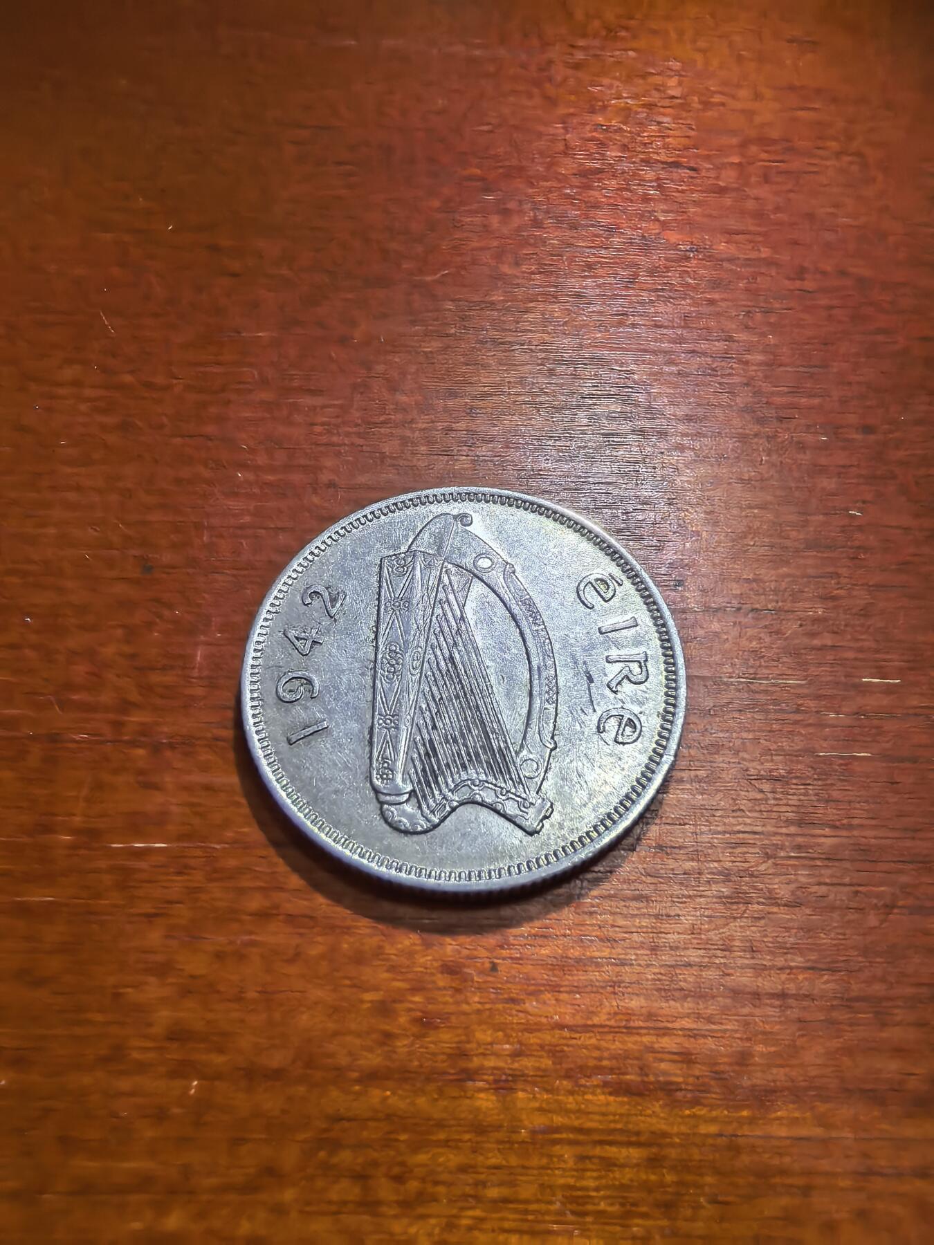 长老汇蛇年精选第五十六场拍卖 1942爱尔兰共和国鲑鱼2先令银币，11.31克750银