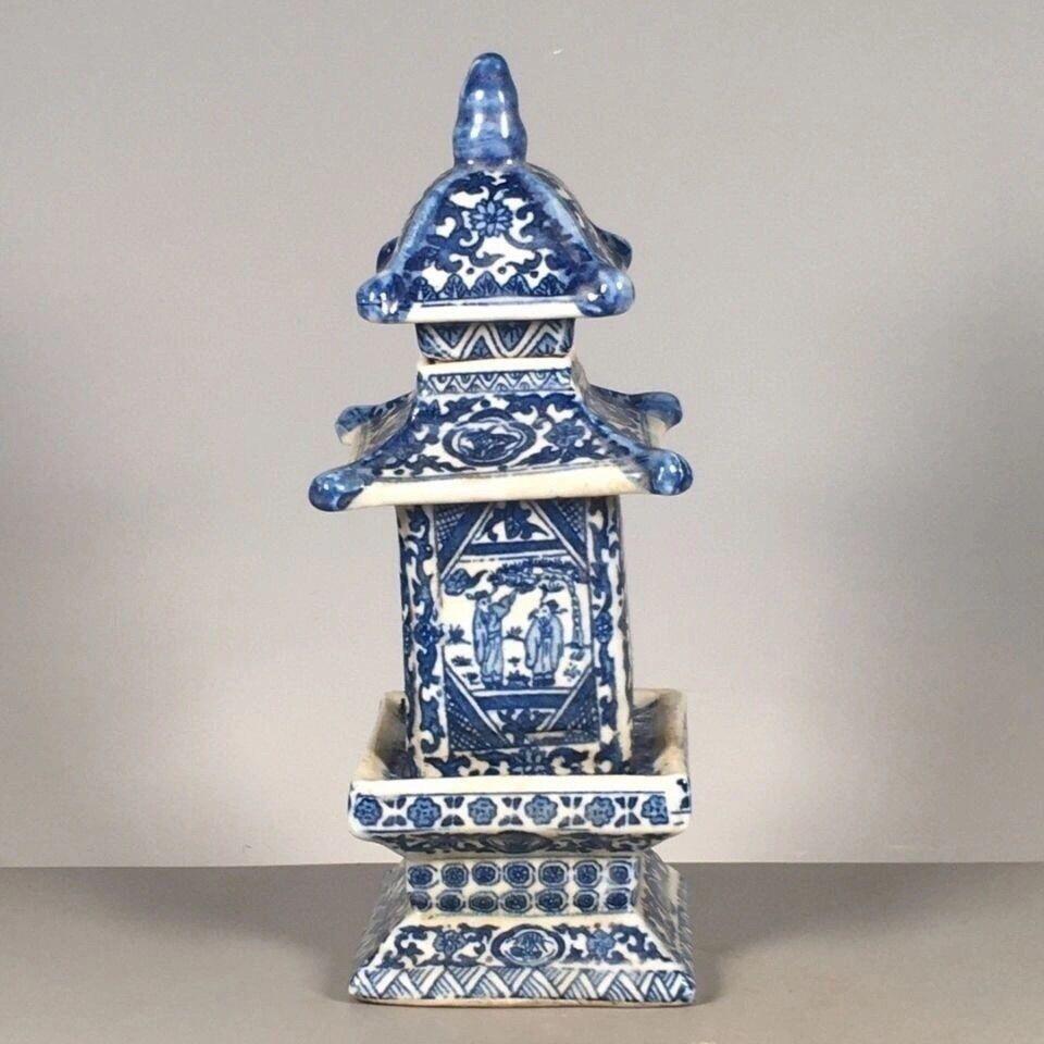 听雨轩 古玩杂相老物件专场 青花缠枝开窗塔罐