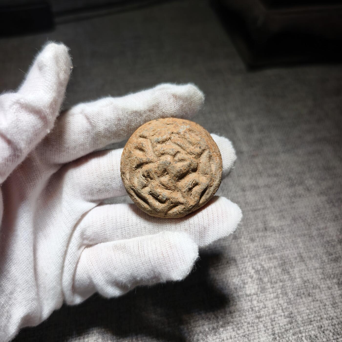 回流第5期货币杂件玉件专拍 龙纹陶饼
