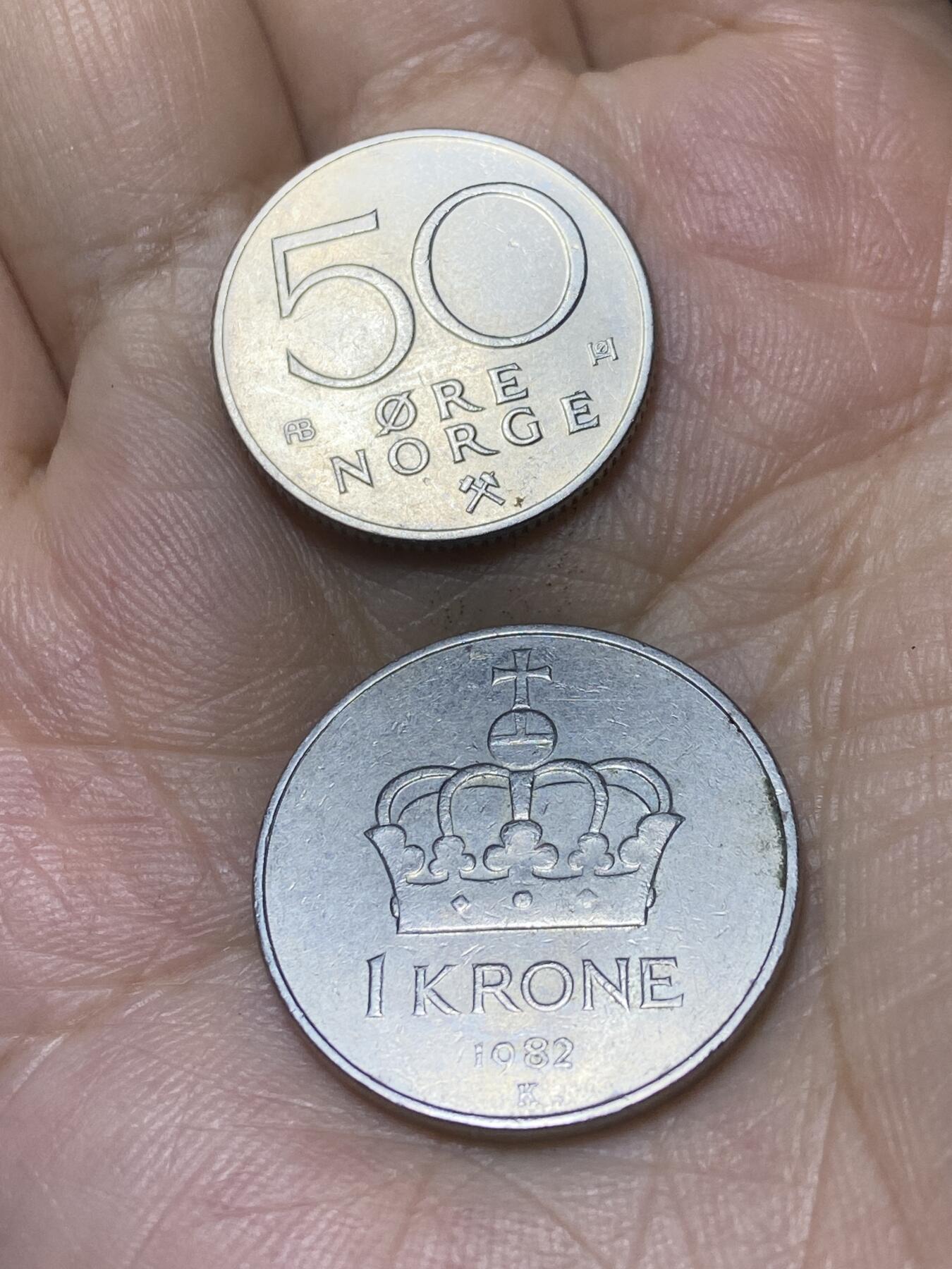 2025年第一百零四场(总第一百三十场）外国好品散币及老藏家邮票场(免佣金) 挪威🇳🇴2枚：1976年50欧尔(奥拉夫五世时期，小盾牌版)，1982年1克朗(奥拉夫五世时期))