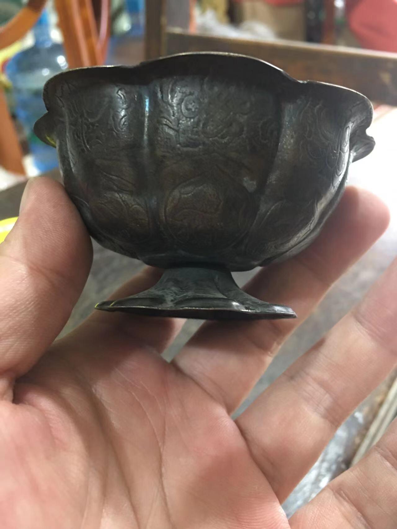 老银碗，纹饰漂亮，完整，造型漂亮，包浆自然，见图示
