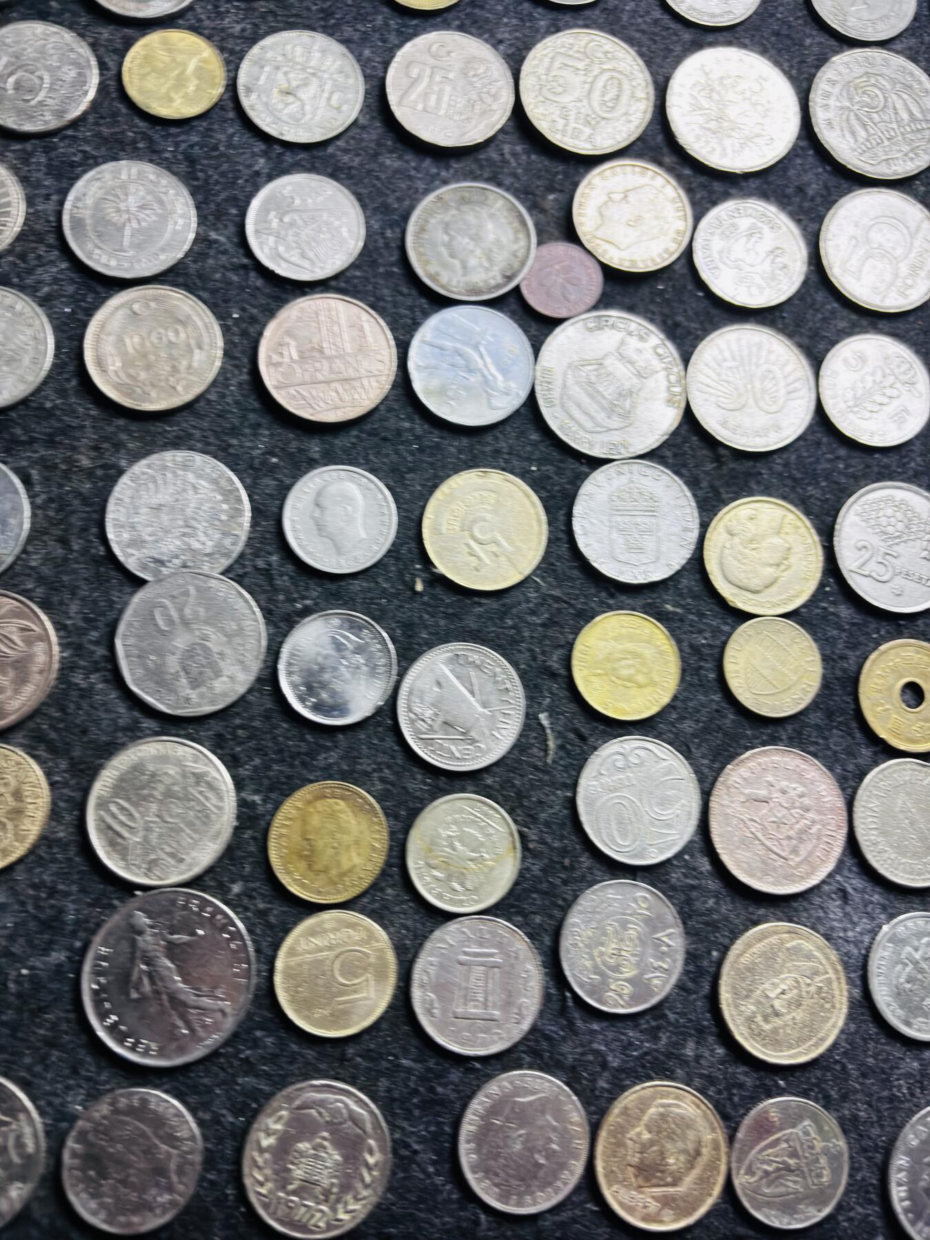 文馨钱币收藏第 274 场，批量银币，散币场 长期接收代拍品 各国 100 枚，共 650 克，详情看图再拍