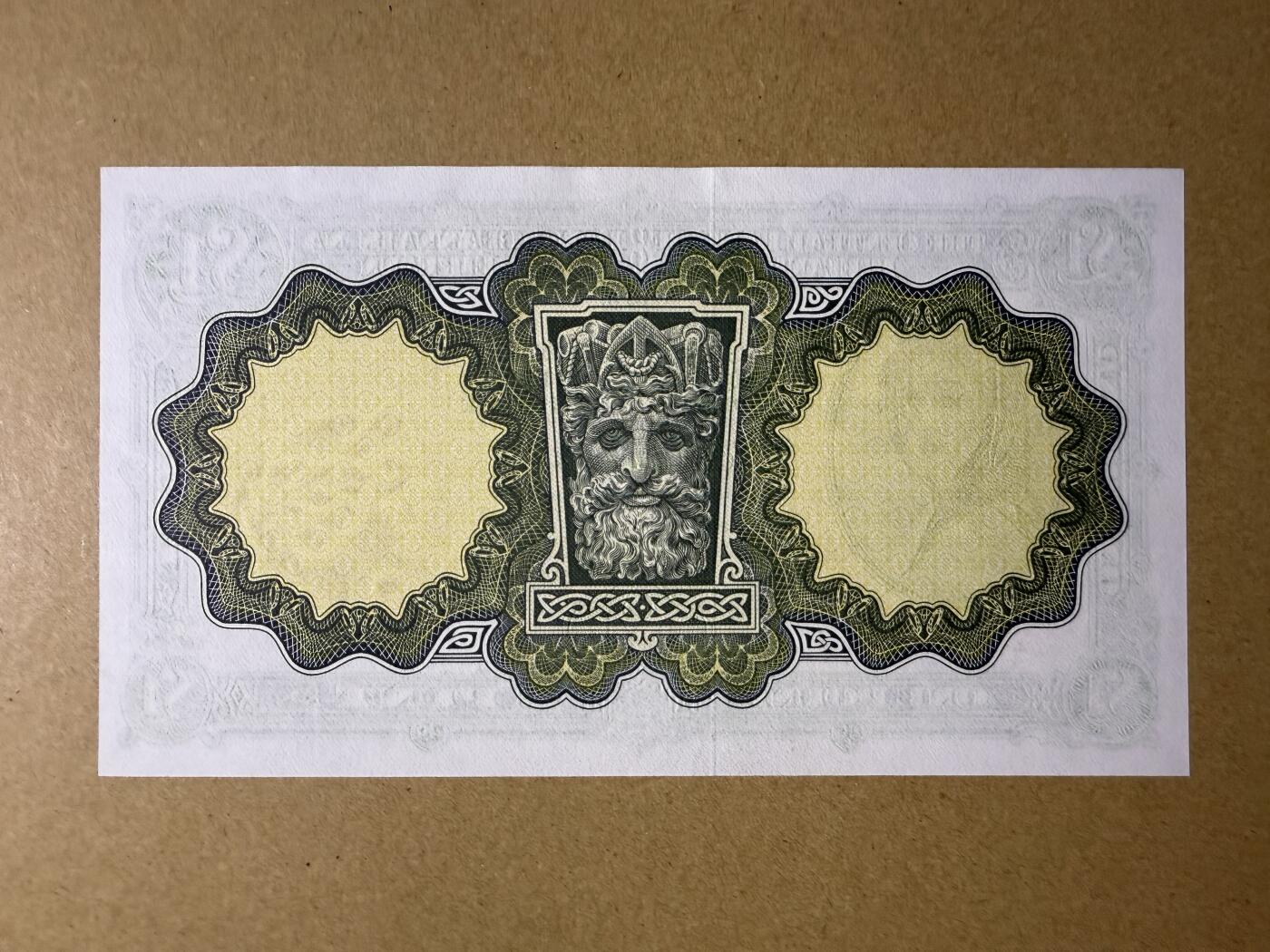 《艾美收藏》第214期-10.7周二国庆外币超白金场 爱尔兰1镑 UNC 1975年 A序列 无4