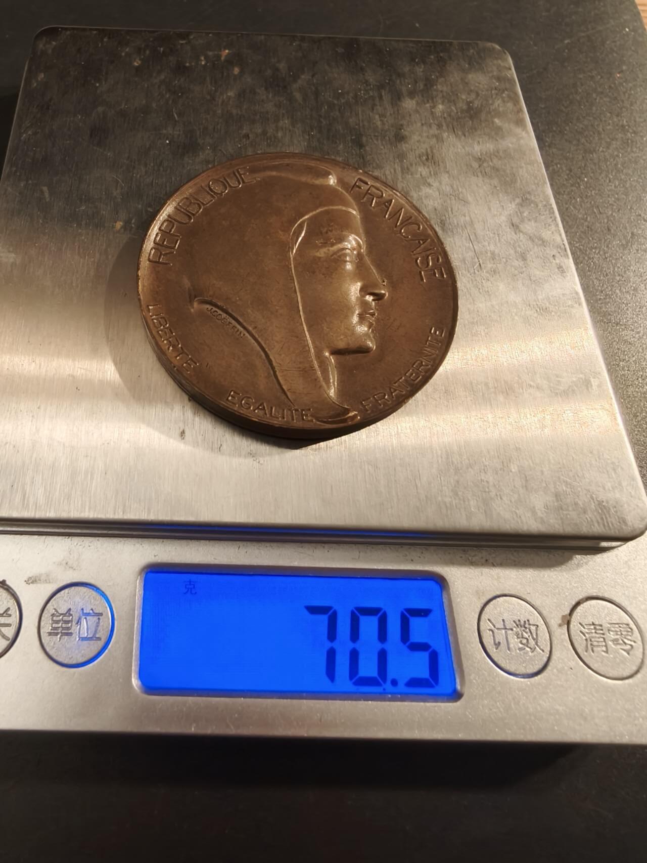 老王徽章第154期  法国参议员赠大铜章 直径50mm 重量70.1g