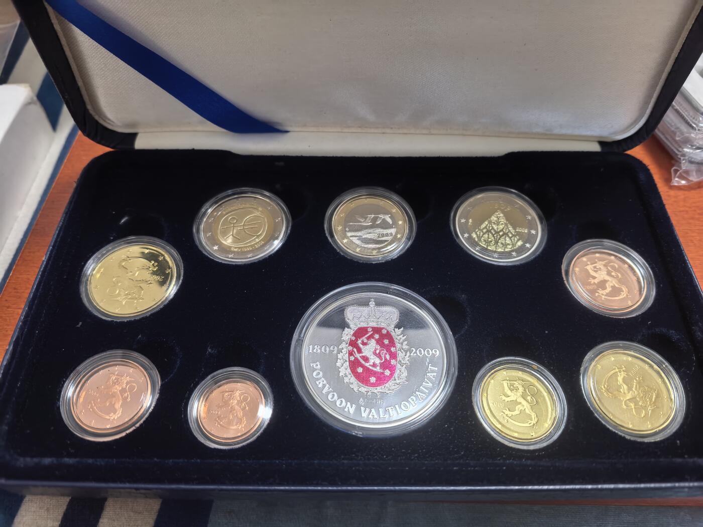 长老汇蛇年精选第五十七场拍卖 2009芬兰欧元精制套币9枚，面值5.88欧，盒证全，2500套，含1枚彩色精制银章，20克925银