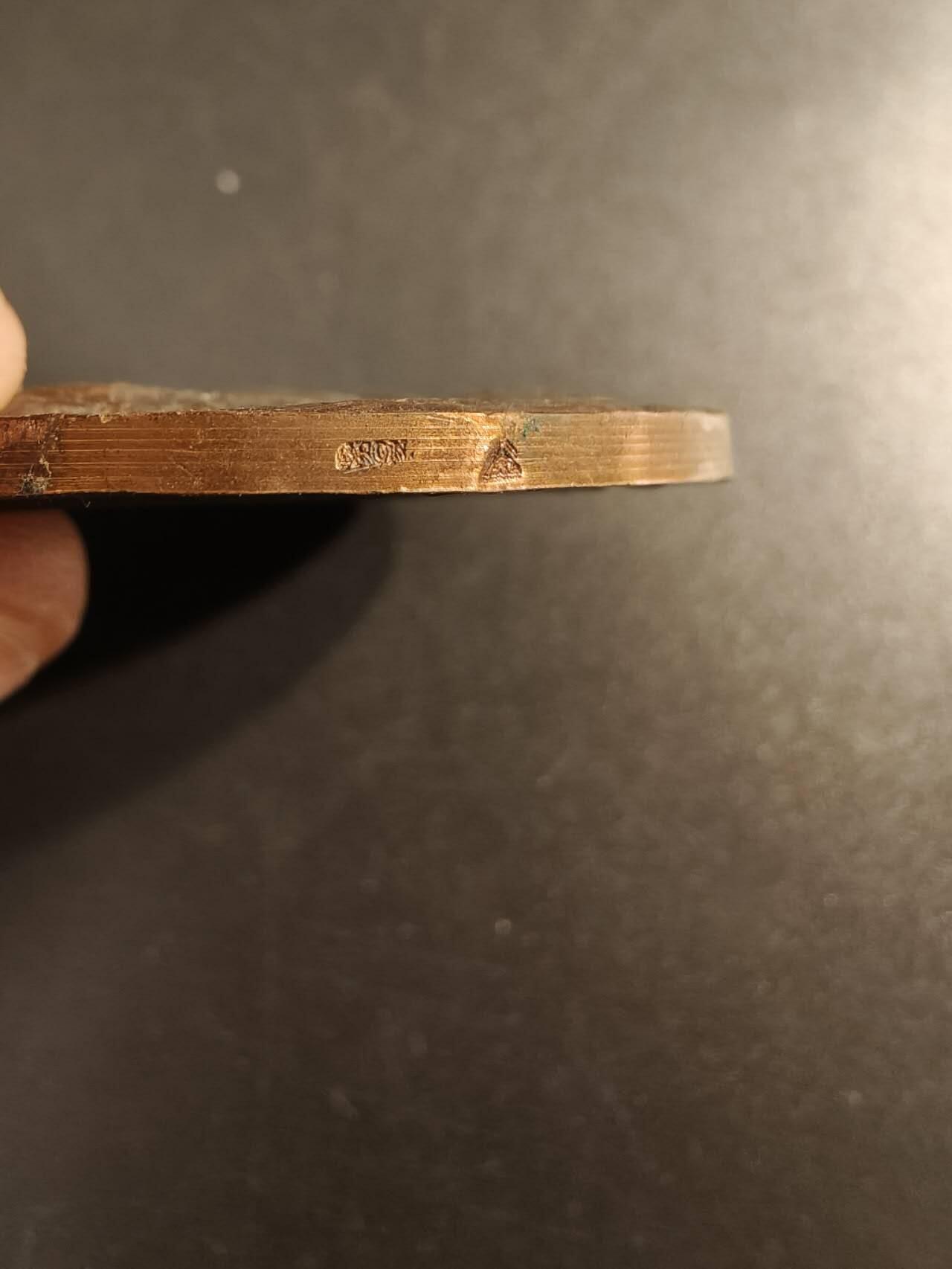 老王徽章第154期  法国众议院赠大铜章 直径 49mm. 重量58.3g