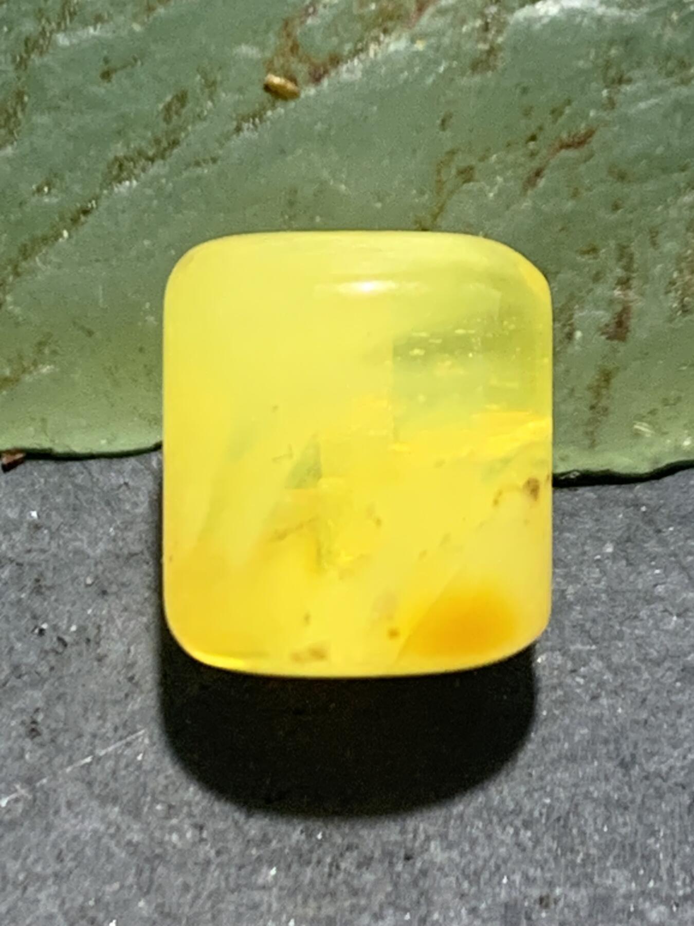 天然乌克兰原矿蜜蜡随形桶珠一颗，