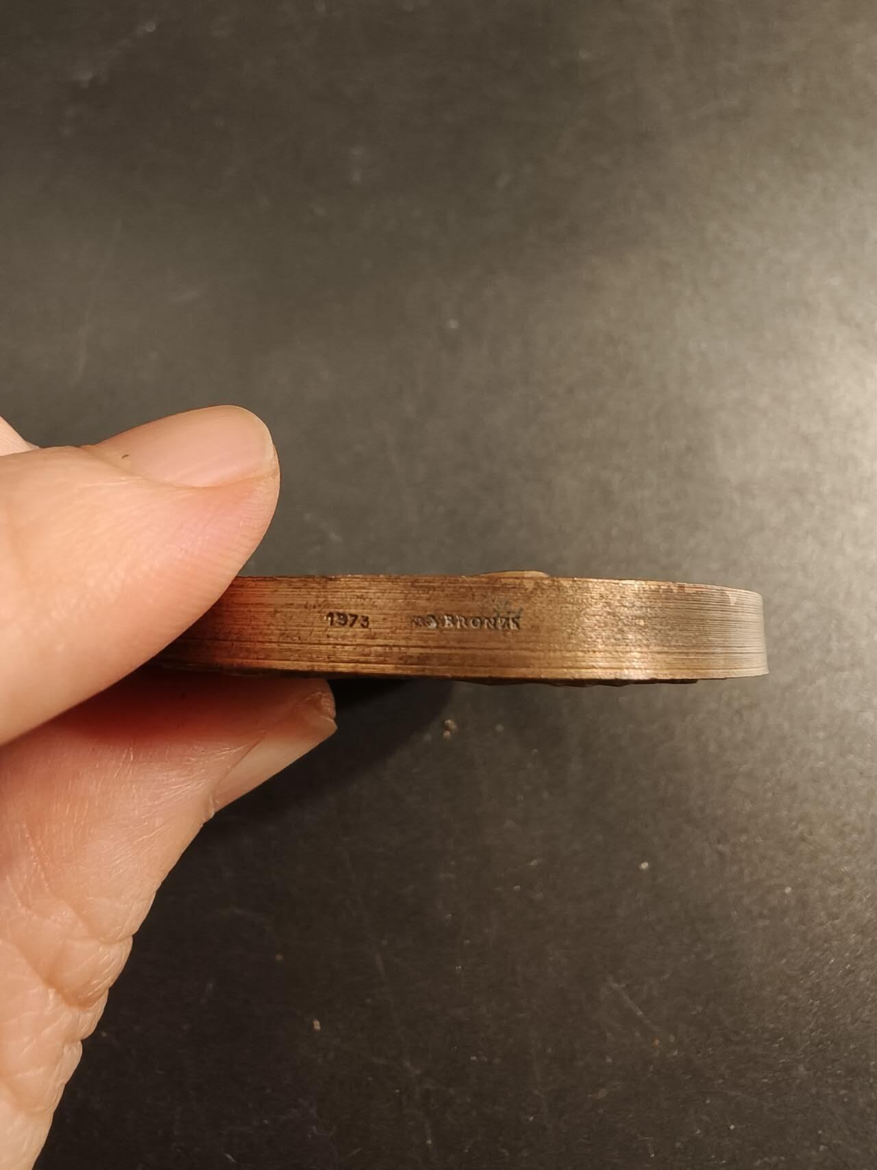 老王徽章第154期  法国参议员赠大铜章 直径50mm 重量70.1g