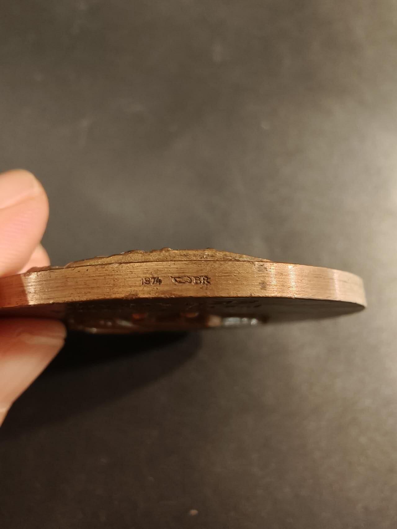 老王徽章第154期 法国参议员赠大铜章    直径50mm.   重量74.2g