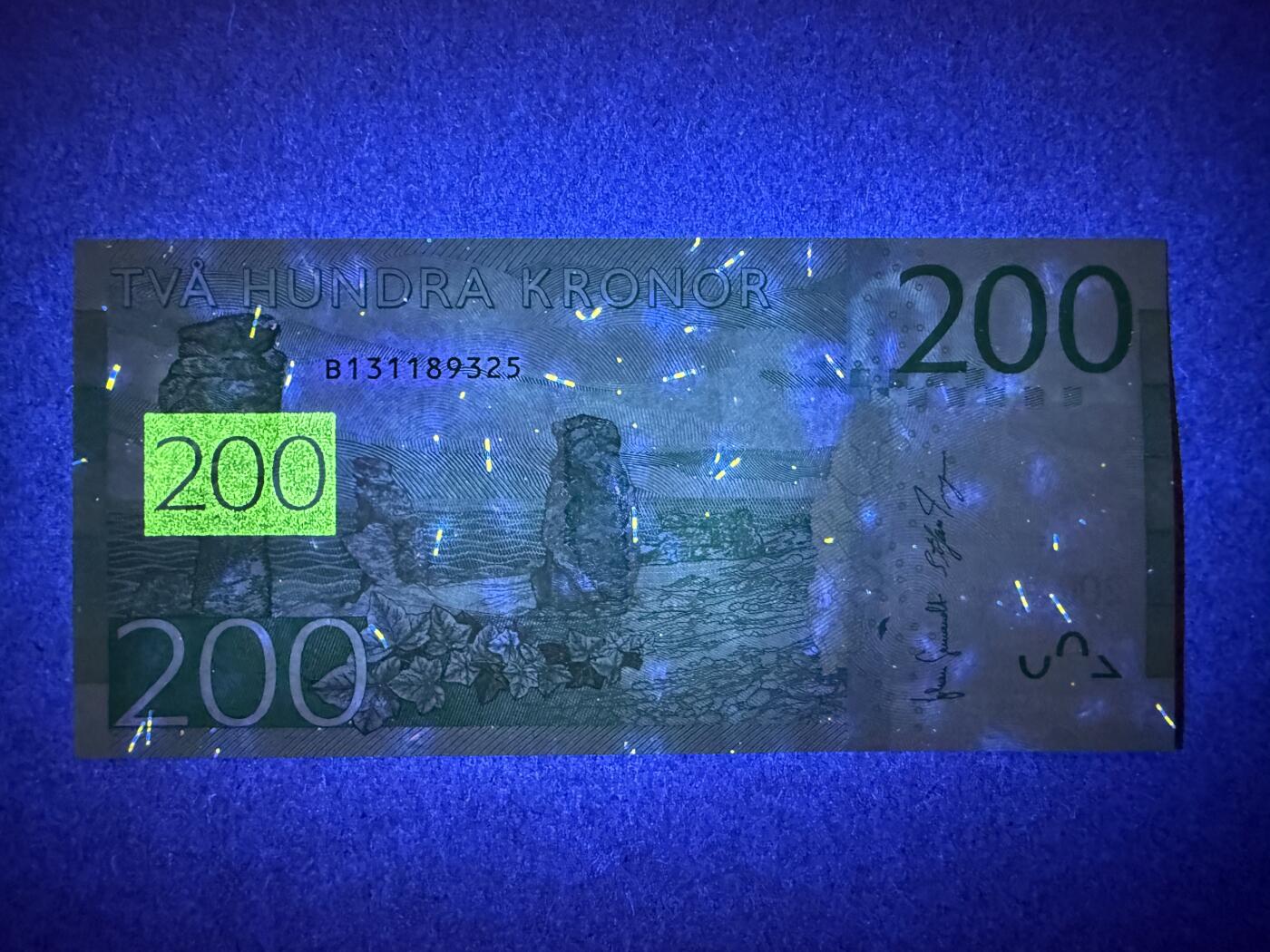 《艾美收藏》第214期-10.7周二国庆外币超白金场 瑞典200克朗 UNC 瑞典电影导演伯格曼 无47