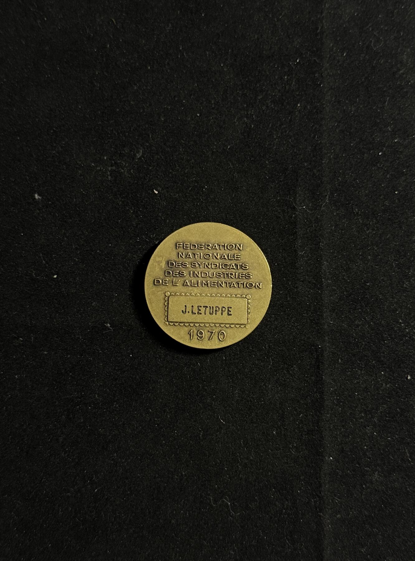 双节同庆！铭记历史！以史为鉴！戎马世界章牌大赏第106期 法国纪念章