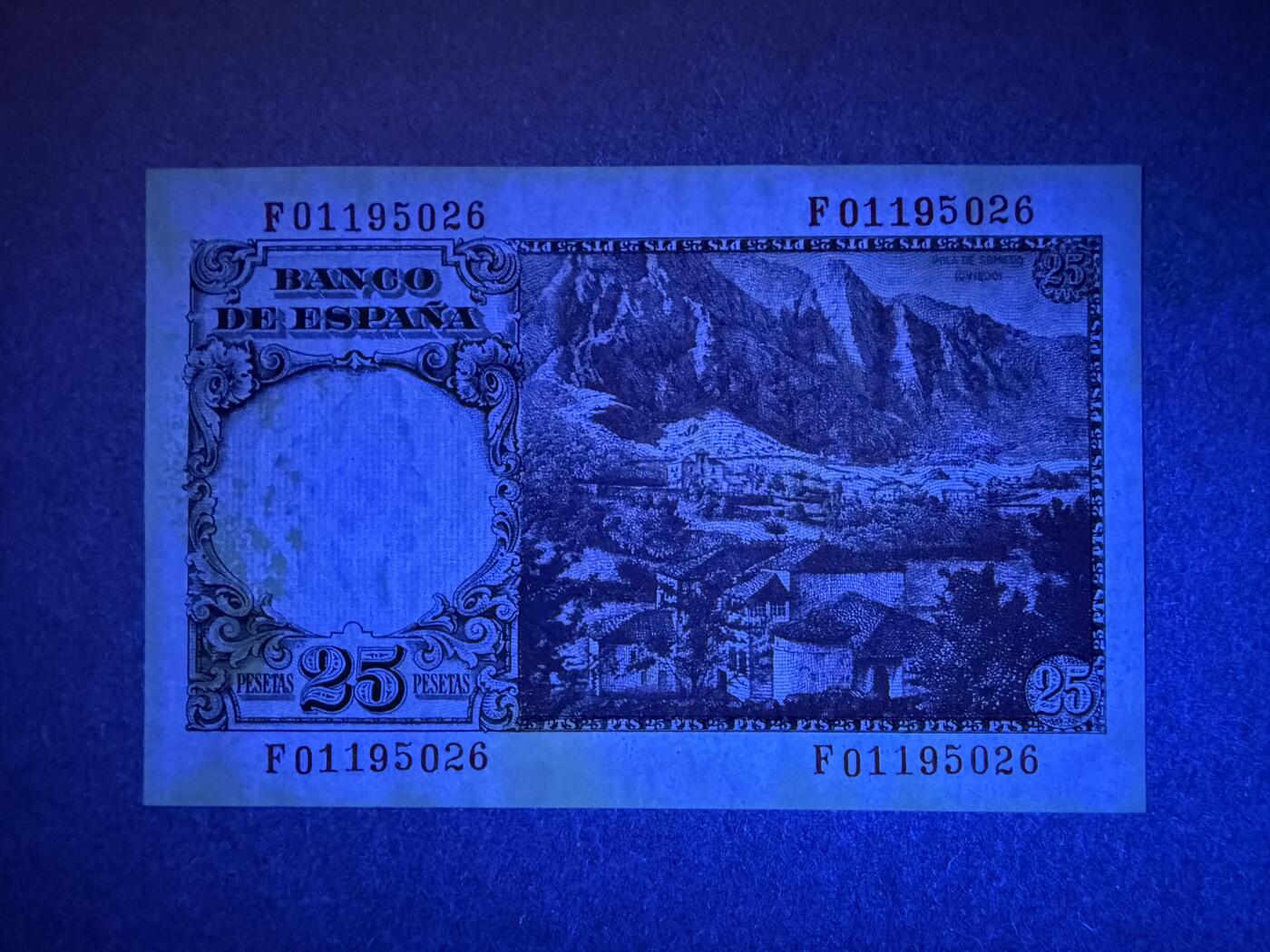 《艾美收藏》第214期-10.7周二国庆外币超白金场 西班牙25比塞塔 UNC 1946年老版本 局部荧光 无47
