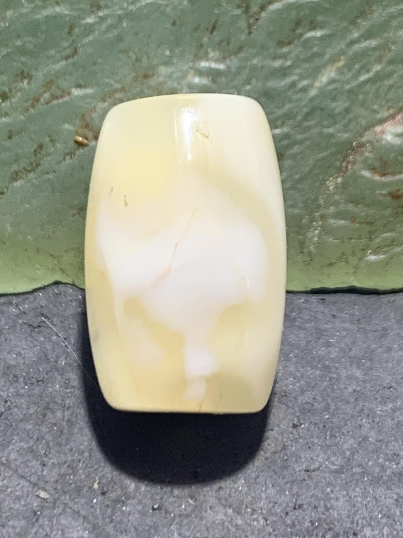 精美高玉化荔枝冻玛瑙桶珠一颗，
