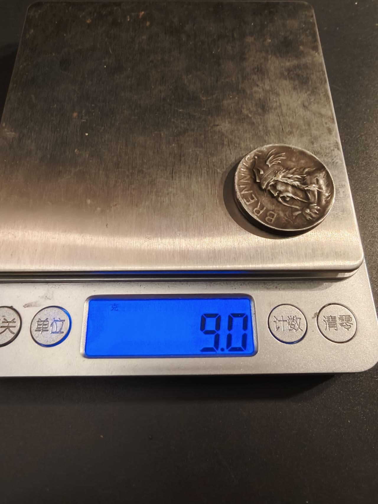 老王徽章第154期 法国高卢领袖布伦努斯纪念章    直径28mm.   重量9g