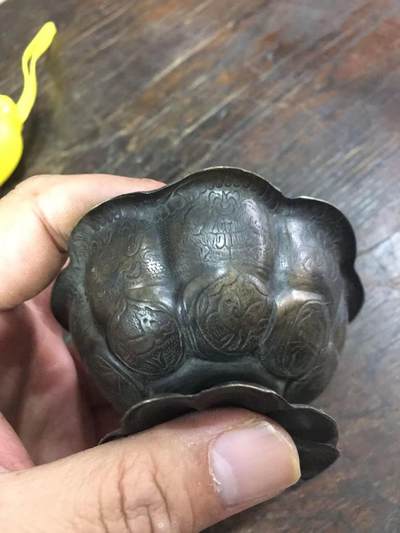 老银碗，纹饰漂亮，完整，造型漂亮，包浆自然，见图示 - 老银碗，纹饰漂亮，完整，造型漂亮，包浆自然，见图示