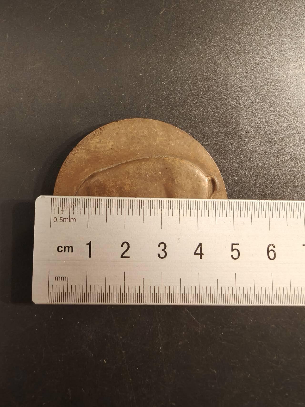 老王徽章第154期  法国养殖业大铜章     直径50mm.   重量65.1g