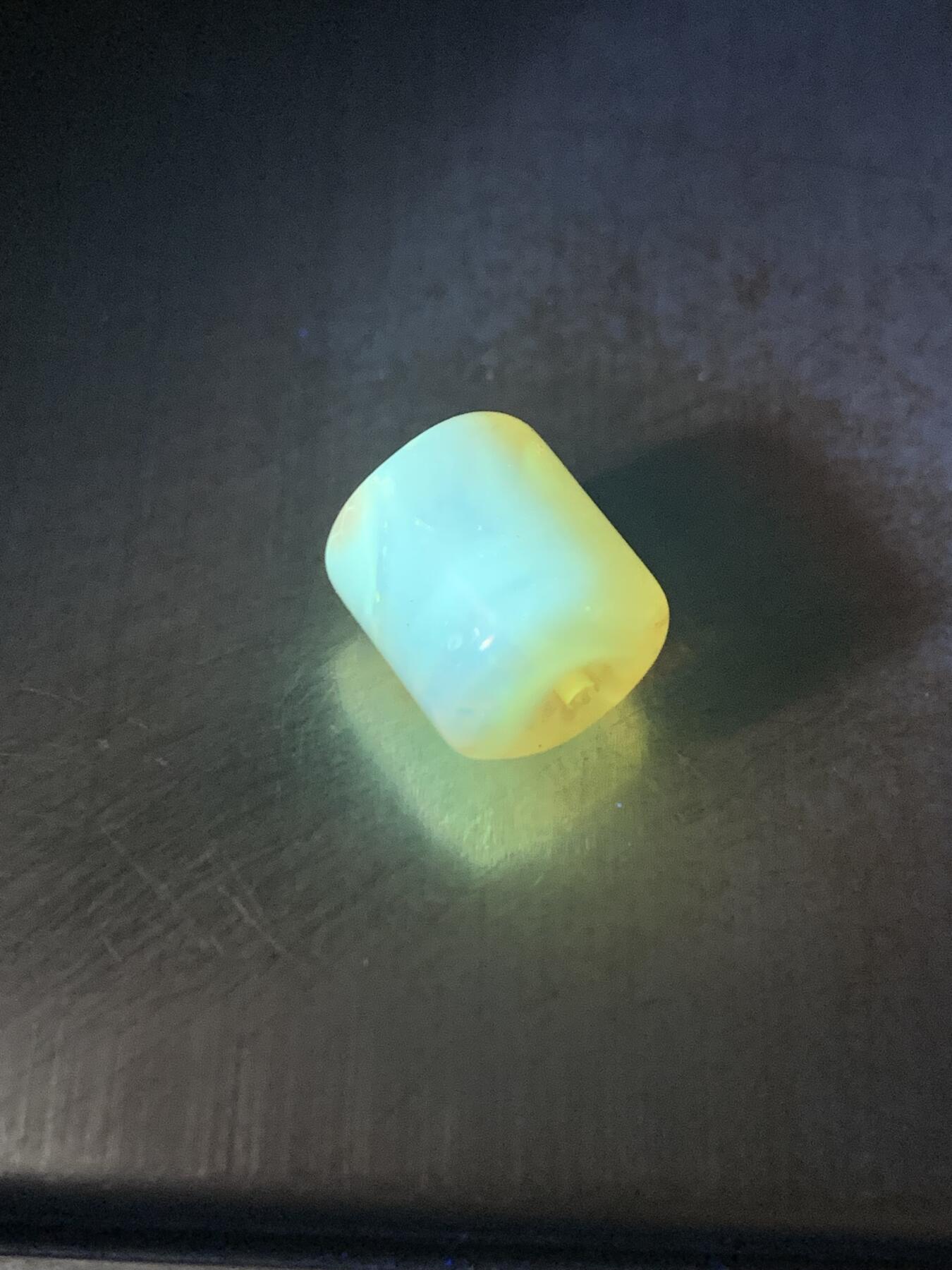 天然乌克兰原矿蜜蜡随形桶珠一颗，