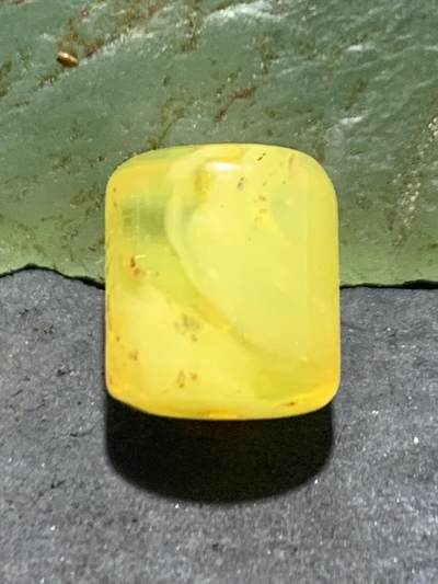 天然乌克兰原矿蜜蜡随形桶珠一颗， - 天然乌克兰原矿蜜蜡随形桶珠一颗，