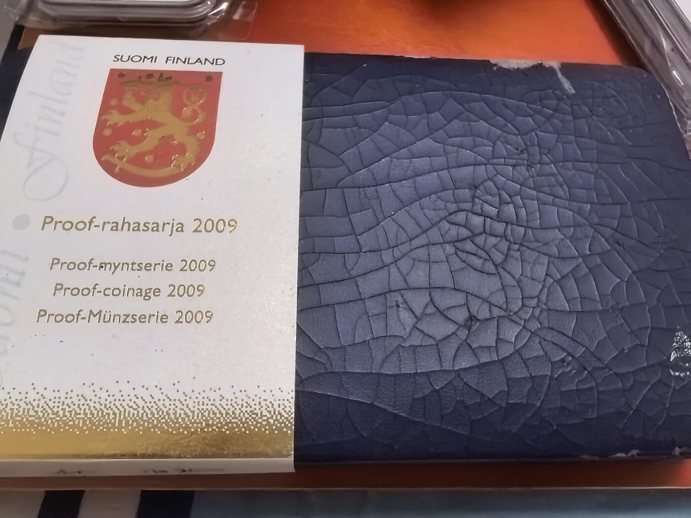 长老汇蛇年精选第五十七场拍卖 2009芬兰欧元精制套币9枚，面值5.88欧，盒证全，2500套，含1枚彩色精制银章，20克925银
