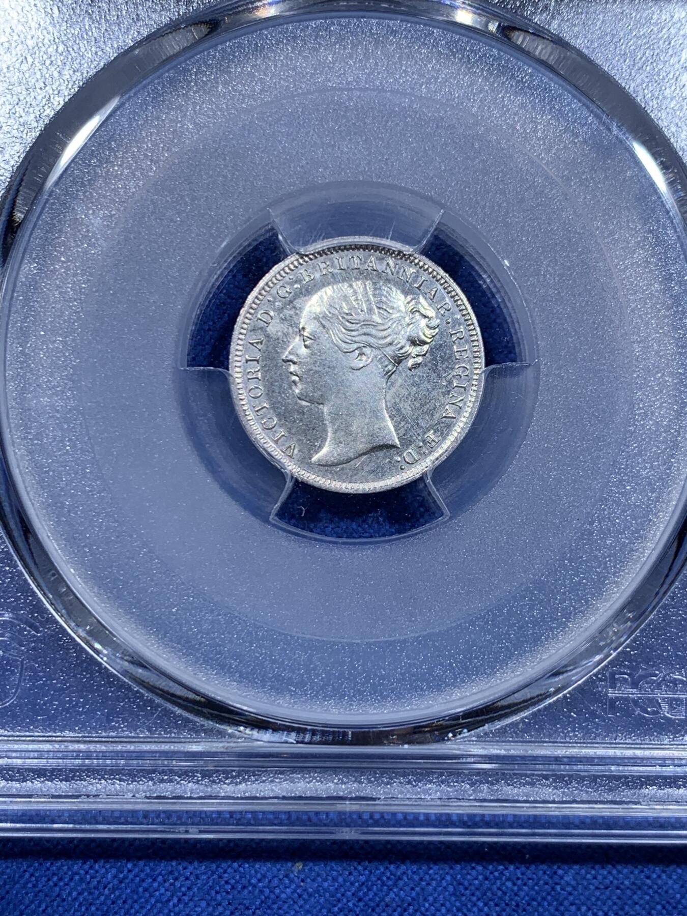 《竞宝斋》第425场 周日，周一  2场连拍 （全场包邮） 四枚一组 PCGS PL UNC-64 英国1875小维濯足币，原光状态，打制犀利，可惜一枚没给分，非常少的品种。细节见图