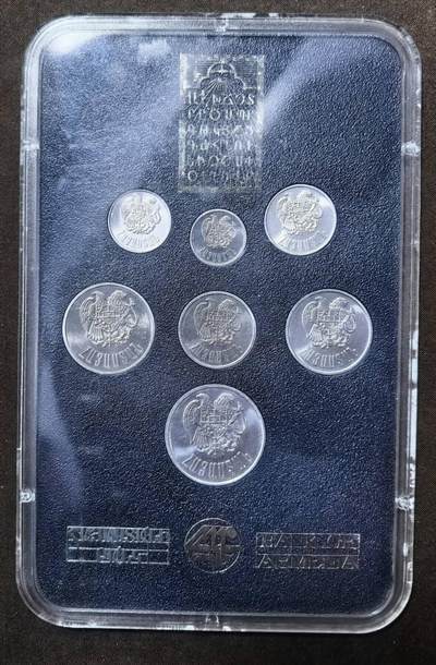 北京马甸外国币专卖第145期，外国币专场，陆续上拍，欢迎关注 不多见的1994年亚美尼亚官方BU级亚克力封装套币、