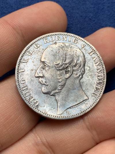 《竞宝斋》第425场 周日，周一  2场连拍 （全场包邮） - 德国1866汉诺威双狮1泰勒银币 很不错的品种 双面深打 细节保存得不错 底板有腐蚀 具体见图