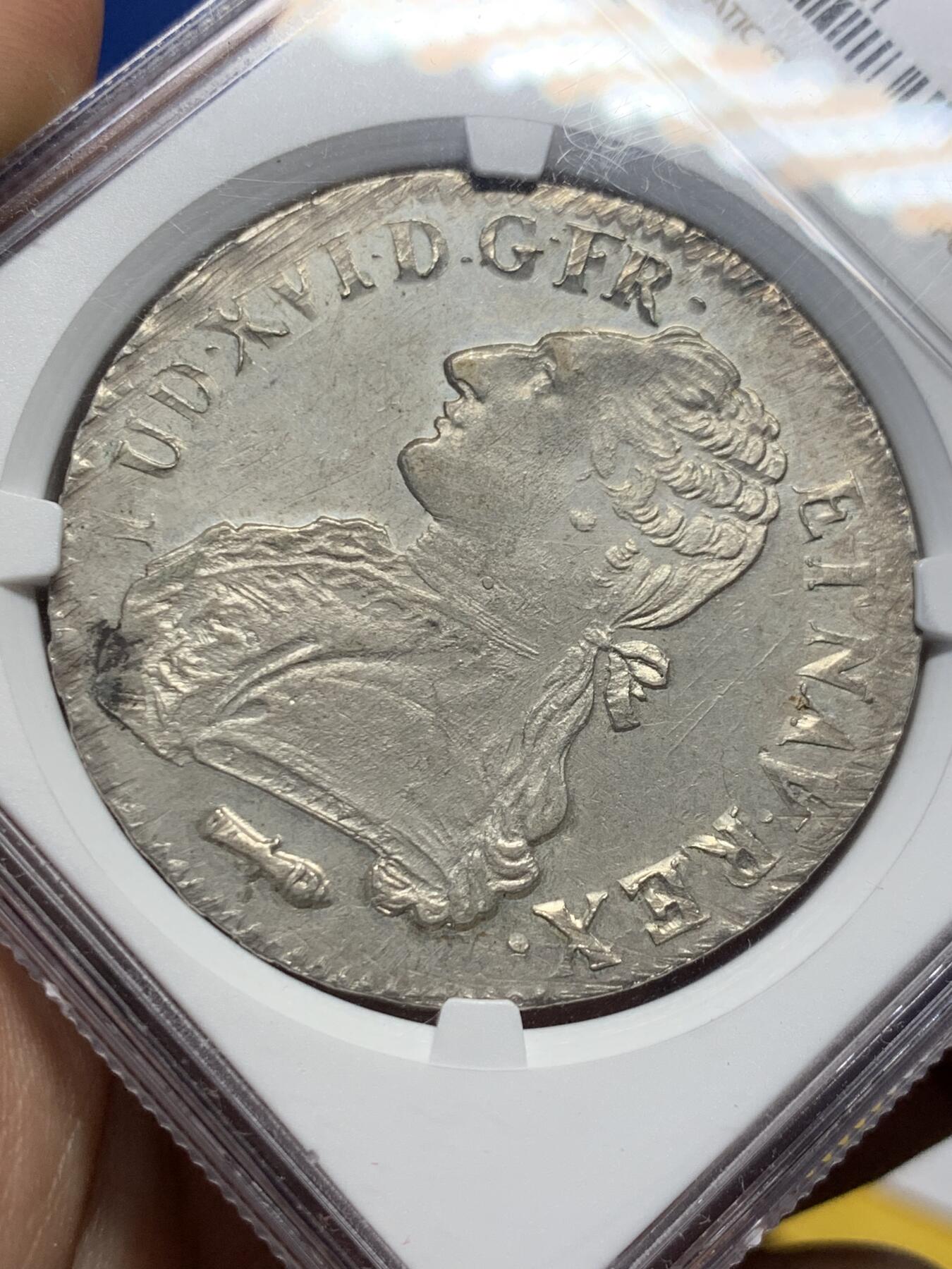 《竞宝斋》第425场 周日，周一  2场连拍 （全场包邮） NGC UNC 法国1789Q路易十六1埃居银币 发行于法国大革命元年 非常有历史意义的年份 状态不错 细节见图