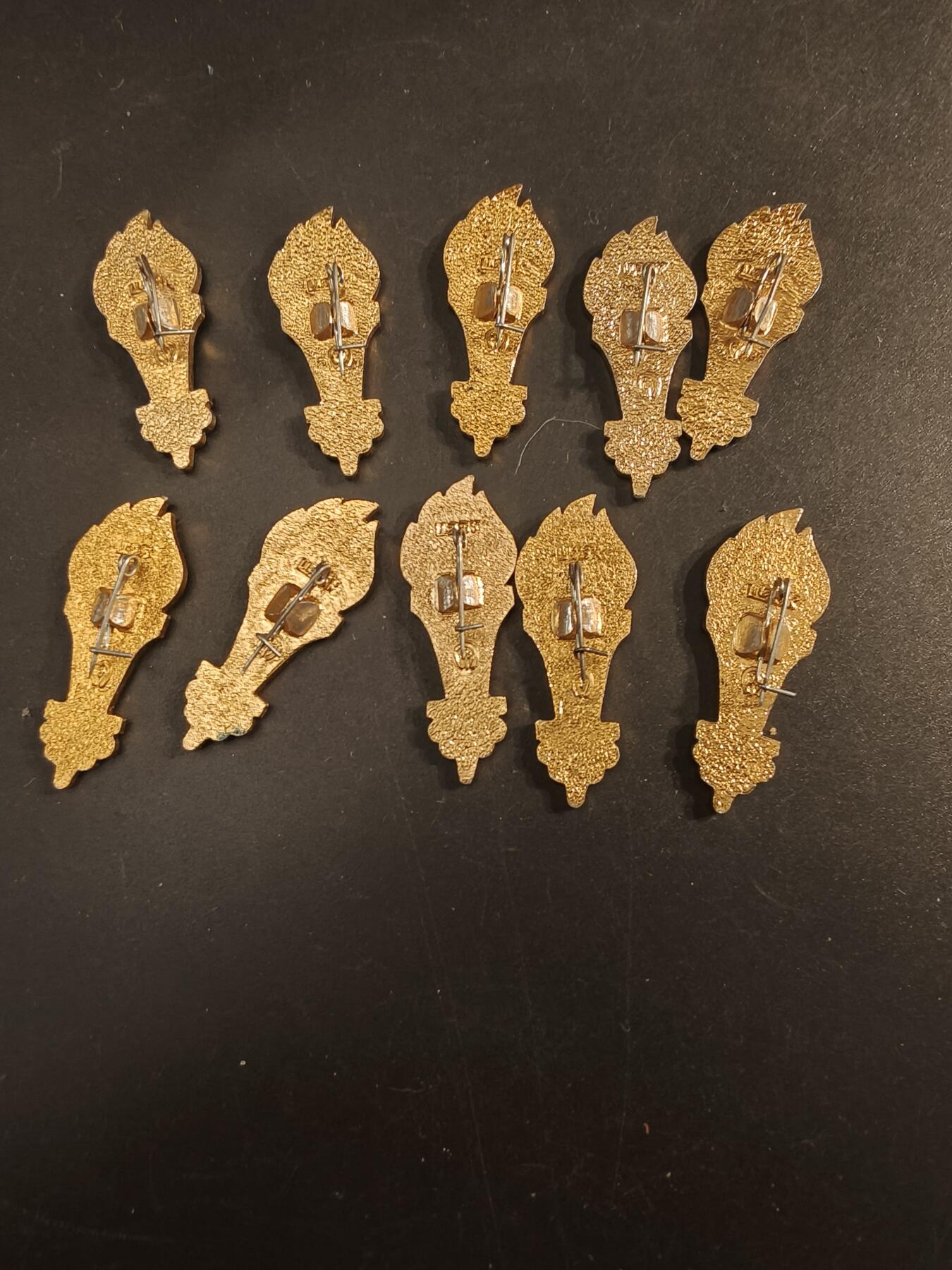 老王徽章第154期 苏联1980莫斯科奥运会火炬徽章    10枚一组 