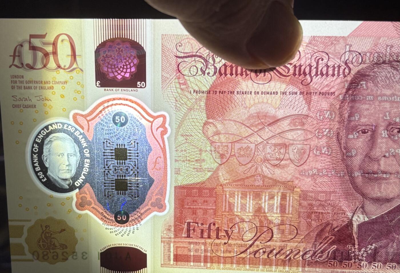 【丑猫1012】周日晚6点半 英国查50unc(首发AJ01352680)