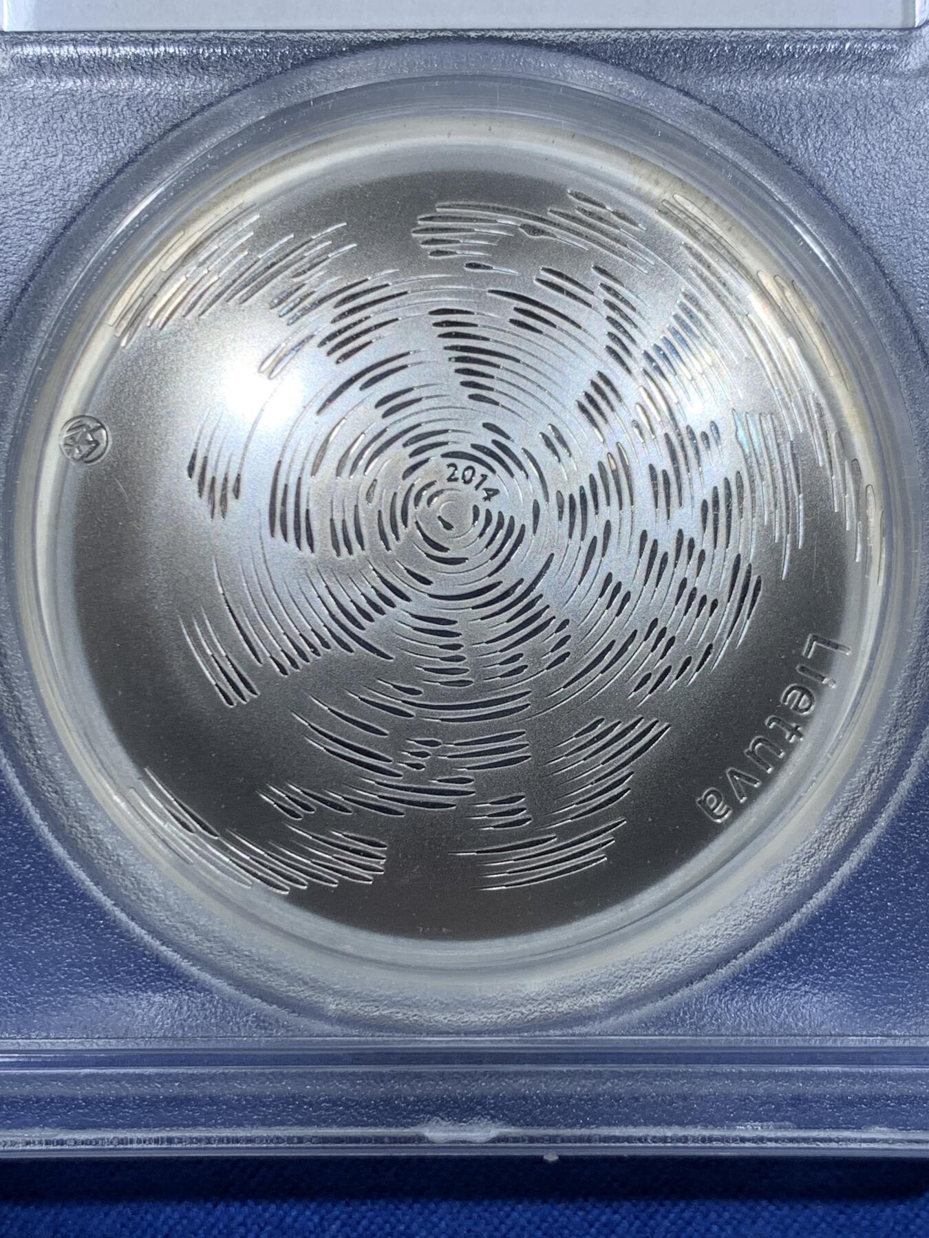 《竞宝斋》第425场 周日，周一  2场连拍 （全场包邮） PCGS PR69 立陶宛2014年最后的拉特弧形镶嵌银珠50拉特精制纪念银币（波罗的海货币绝唱！28.28克重，925银，43MM，限量发行3000枚，斩获2015年度硬币之星最佳银币第一名及原创技术第二名）加厚盒