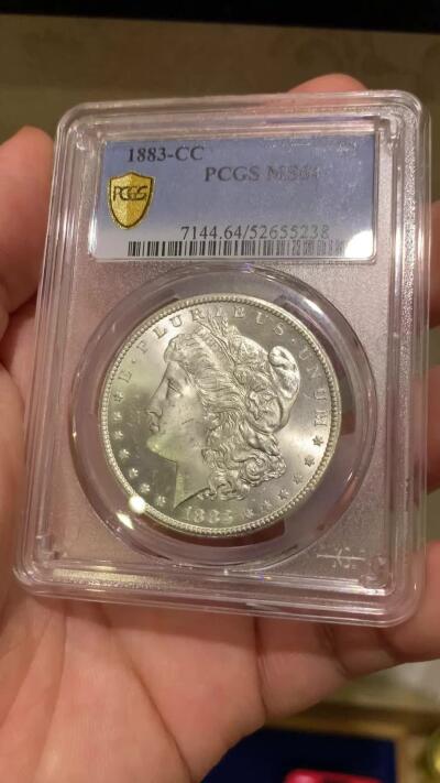 《竞宝斋》第425场 周日，周一  2场连拍 （全场包邮） PCGS MS64 美国1883-CC 摩根1美元银币 稀有卡森厂 高分十字转光