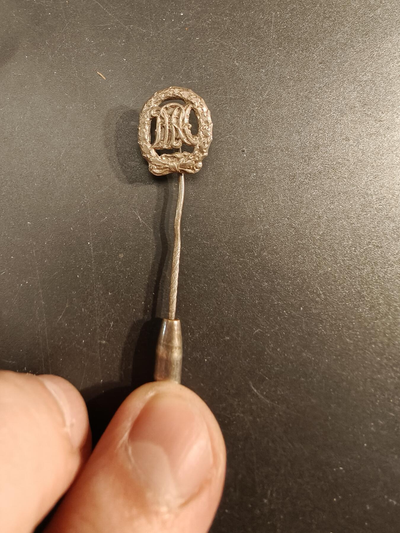 老王徽章第154期 德国银级体能协会针插    魏玛时期