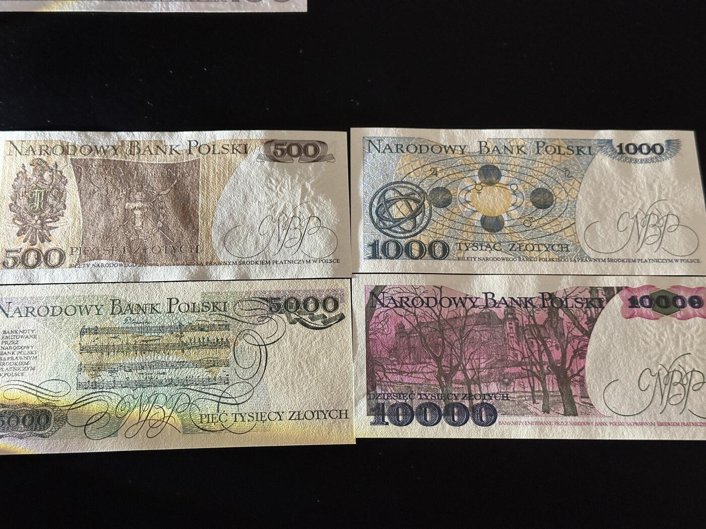 《外钞收藏家》第五百七十三期（精品场）（本平台长期征集拍品、欢迎藏友们联系合作） 波兰500/1000（哥白尼）5000（肖邦）1万共四张一套	UNC