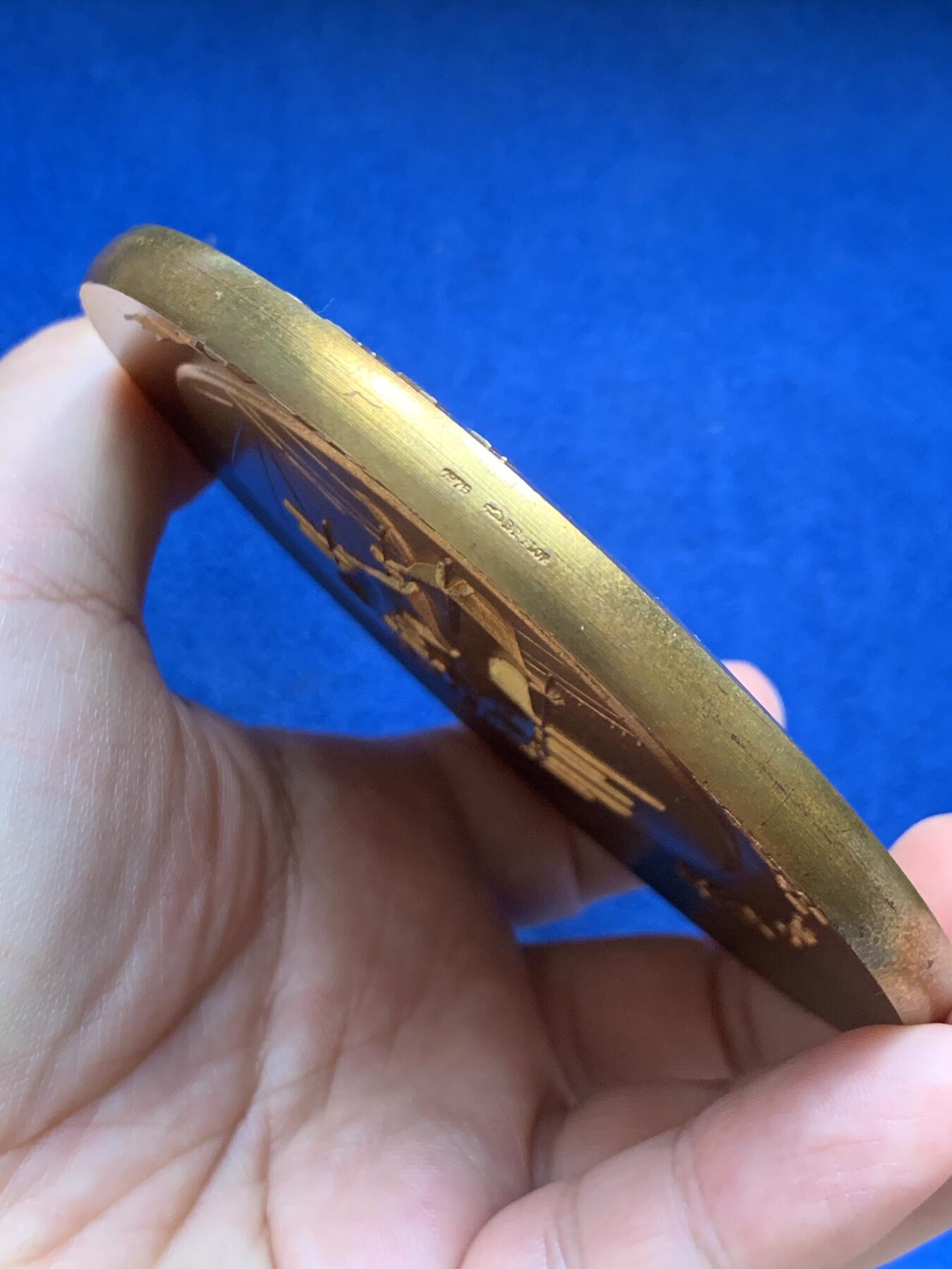 《竞宝斋》第425场 周日，周一  2场连拍 （全场包邮） 用心筑造幸福愿望奖章 超大规格 462.2克 98mm 丰饶角边铭 砸核桃首选