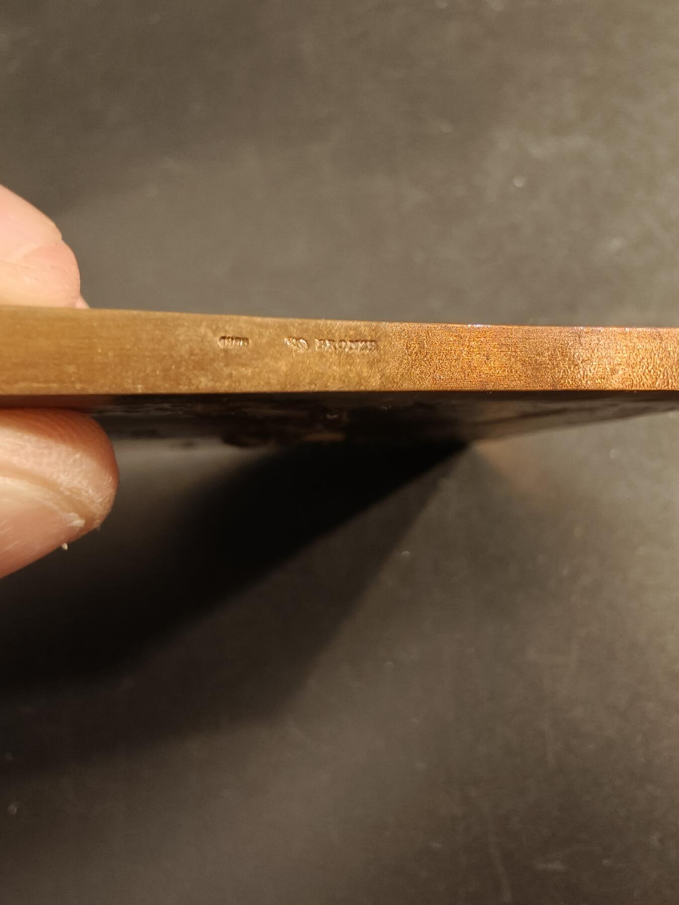 老王徽章第154期  法国婚姻纪念方形大铜章    大尺寸70×62mm.   重量187g