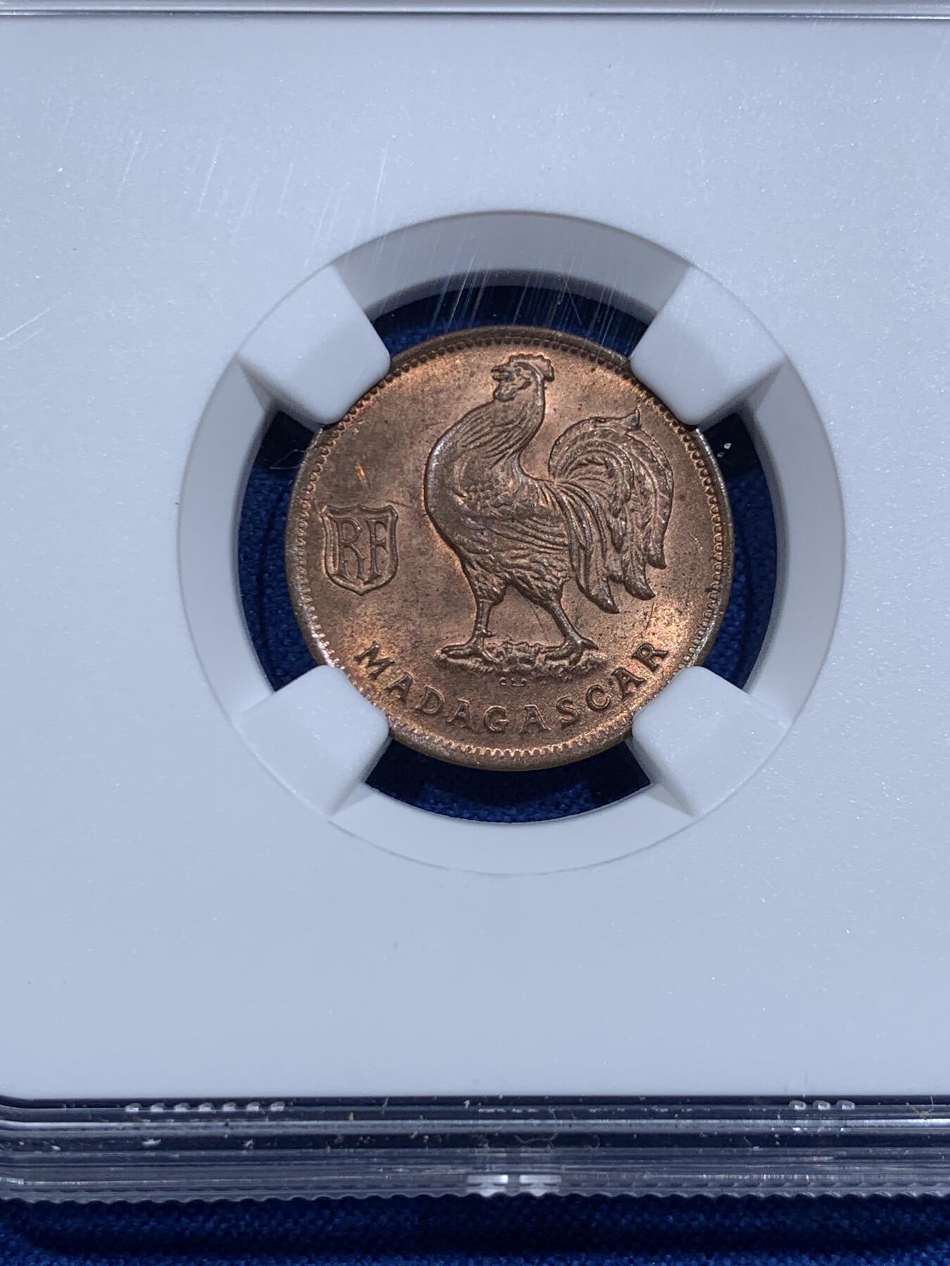 《竞宝斋》第425场 周日，周一  2场连拍 （全场包邮） NGC MS63RB 法属马达加斯加1943年50C小公鸡铜币 少见法属殖民地早期铜币