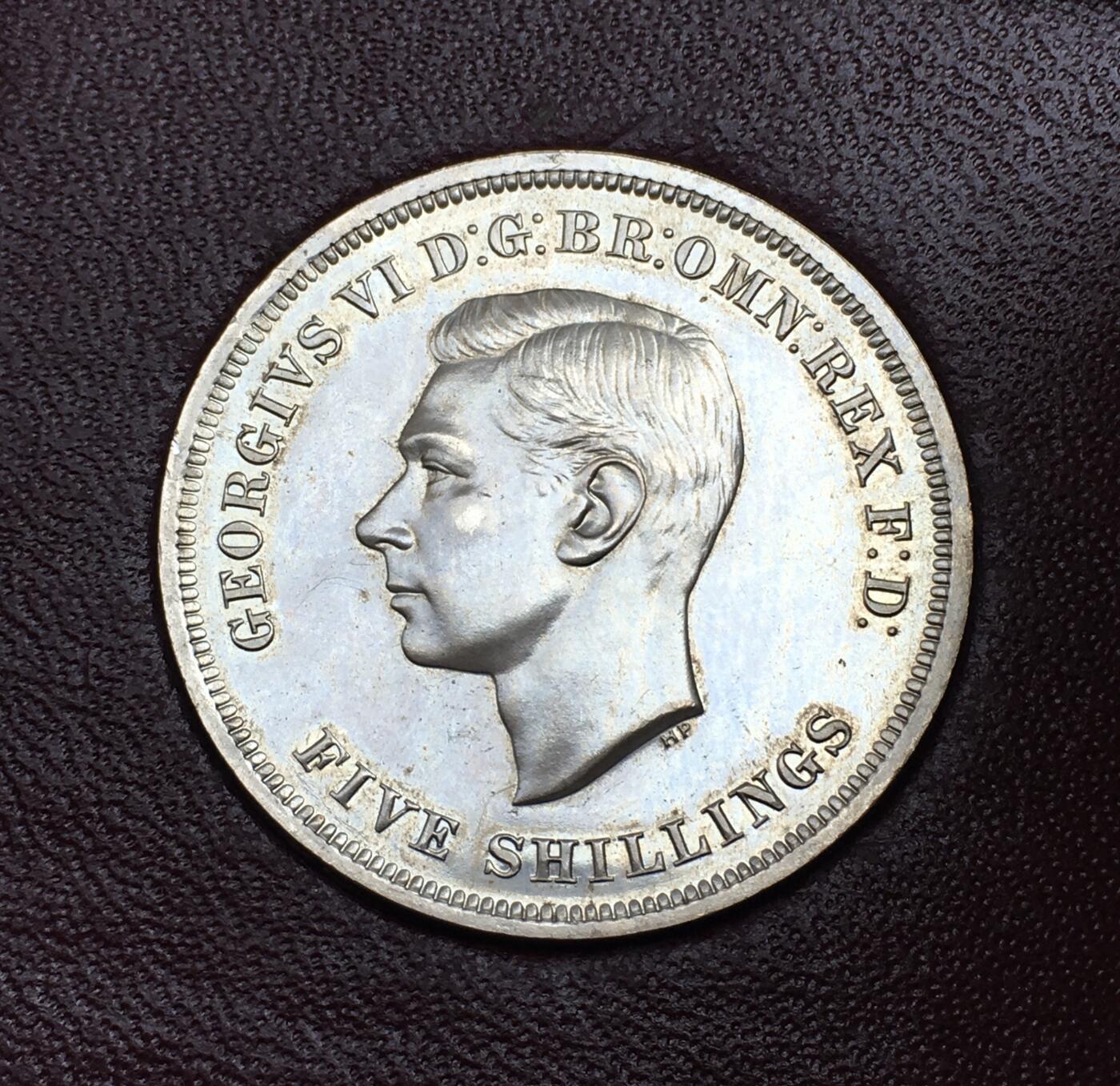 世界钱币专场拍卖 原光好品1951年英国乔治六世马剑一克朗镍币 28.2克