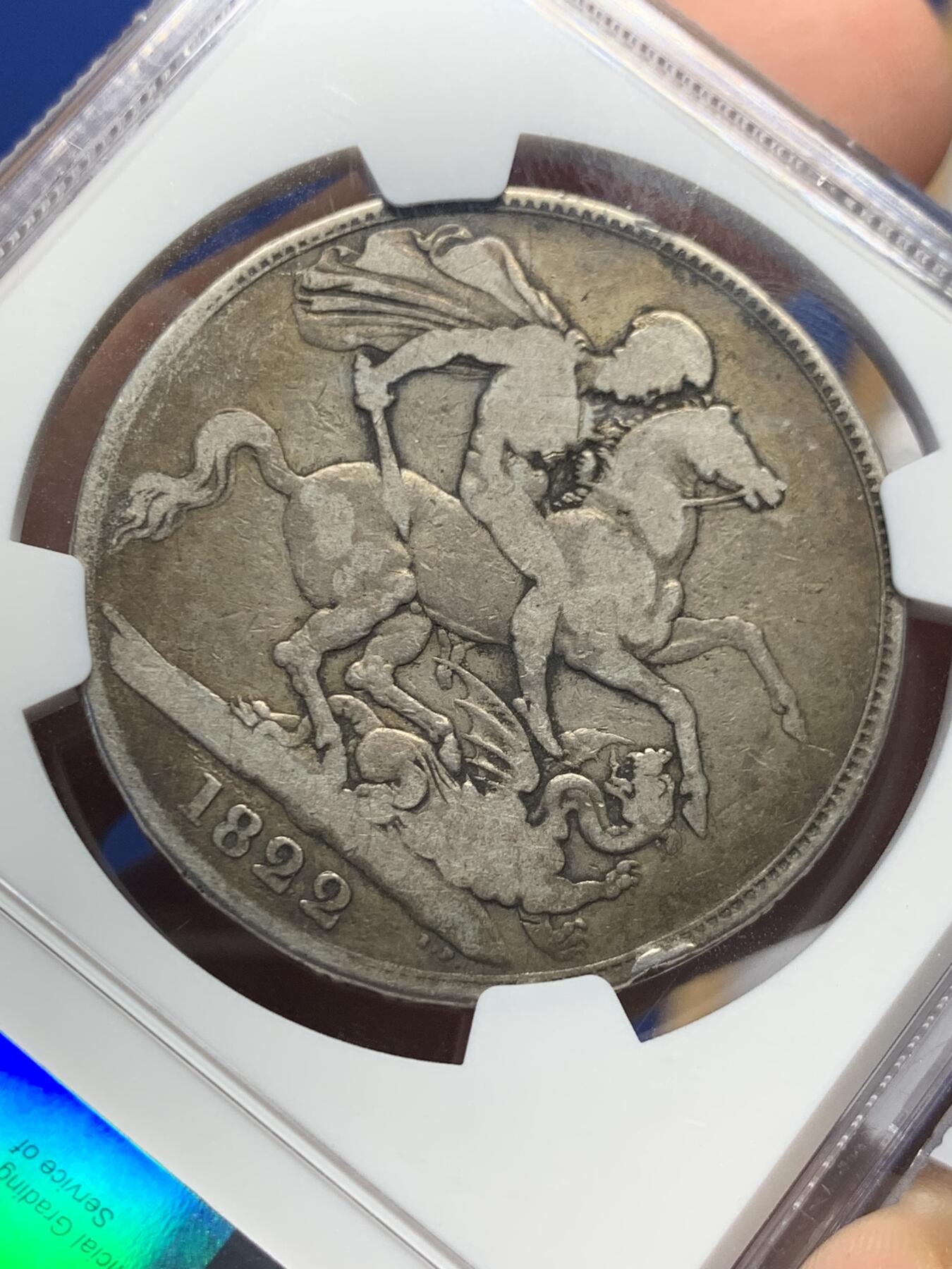 《竞宝斋》第425场 周日，周一  2场连拍 （全场包邮） NGC VG10 英国1822年乔治四世马剑克朗大银币 低分难得