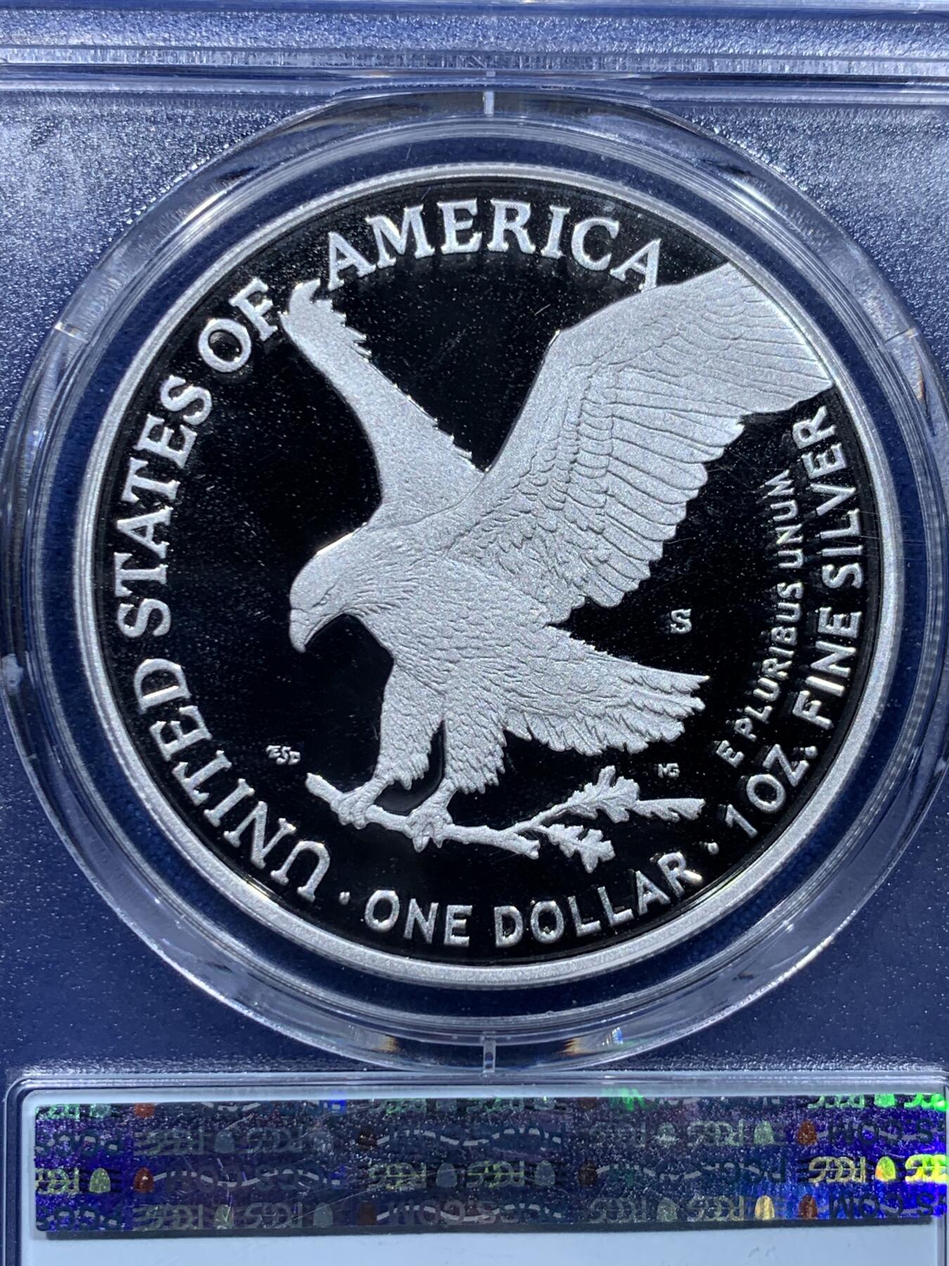 《竞宝斋》第425场 周日，周一  2场连拍 （全场包邮） PCGS PR70DCAM 美国2023年鹰洋自由行走女神扬翅鹰1美元精制银币，首发标签，PROOF精制币，币面清爽干净又漂亮，冠军分。