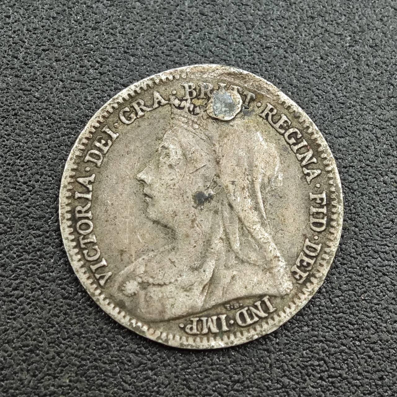 【淘币小摊】限时拍第七百五十九拍  国庆10连拍 小银币场 外出13号发货 满百包邮可预留两周  周一统一发货  英国1899年维多利亚3便士银币