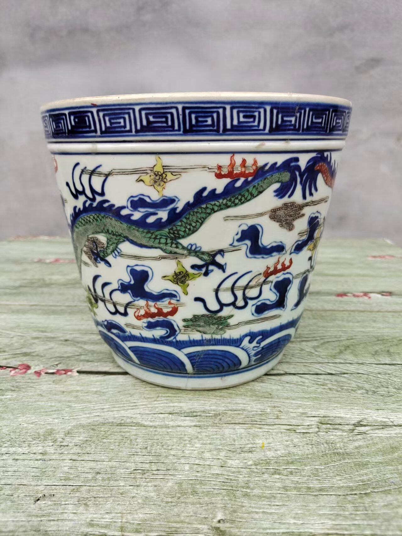 清代青花釉里红卷缸，器型好，画工好，很好的收藏标本