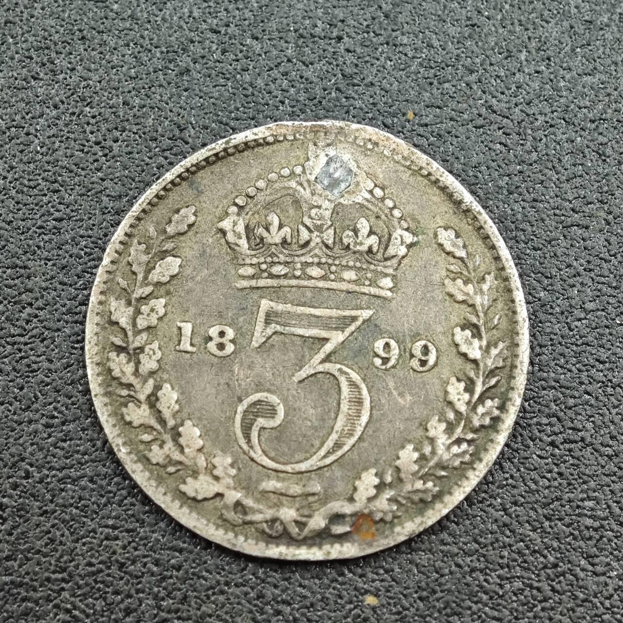 【淘币小摊】限时拍第七百五十九拍  国庆10连拍 小银币场 外出13号发货 满百包邮可预留两周  周一统一发货  英国1899年维多利亚3便士银币
