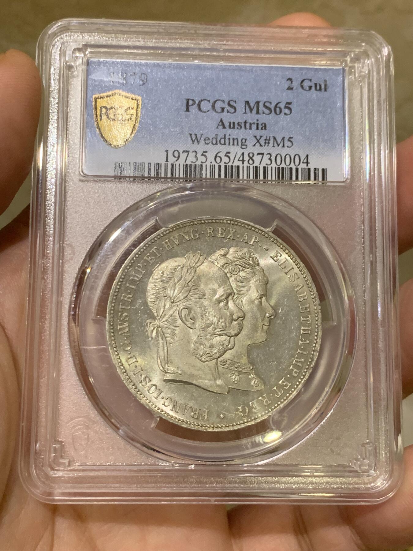 《竞宝斋》第425场 周日，周一  2场连拍 （全场包邮） PCGS MS65 奥地利1879年弗朗茨一世与茜茜公主银婚纪念2古尔登 丝绸底板 PL质感霜感十足 转光丝滑 高分难得