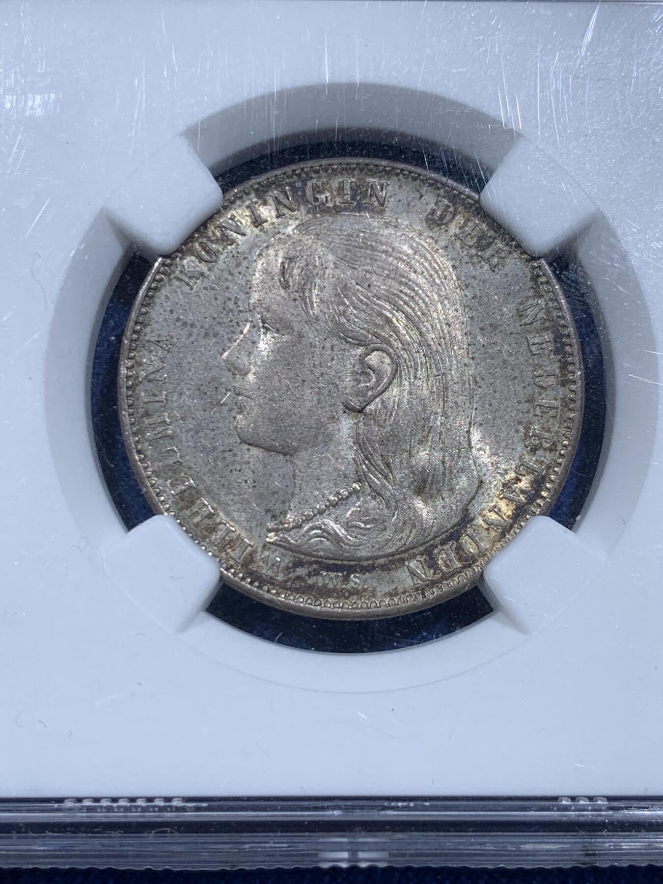 《竞宝斋》第425场 周日，周一  2场连拍 （全场包邮） NGC MS62 荷兰1897年威廉明娜女王小萝莉1盾银币 热门品种 高分好品相