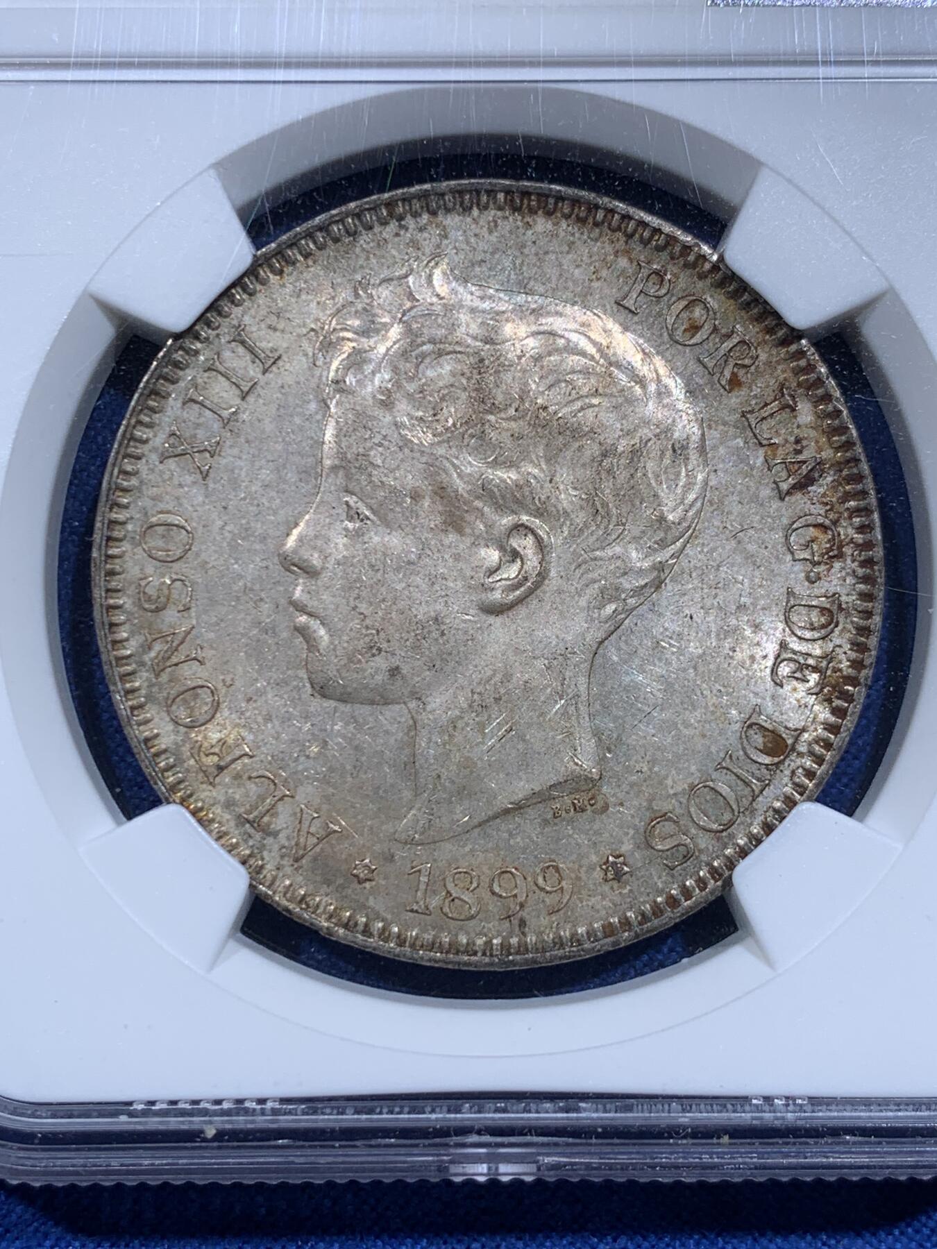 《竞宝斋》第425场 周日，周一  2场连拍 （全场包邮） NGC MS62 西班牙1899年阿方索少年头5比塞塔银币 原状态老包浆 底板丝滑细腻 不容错过