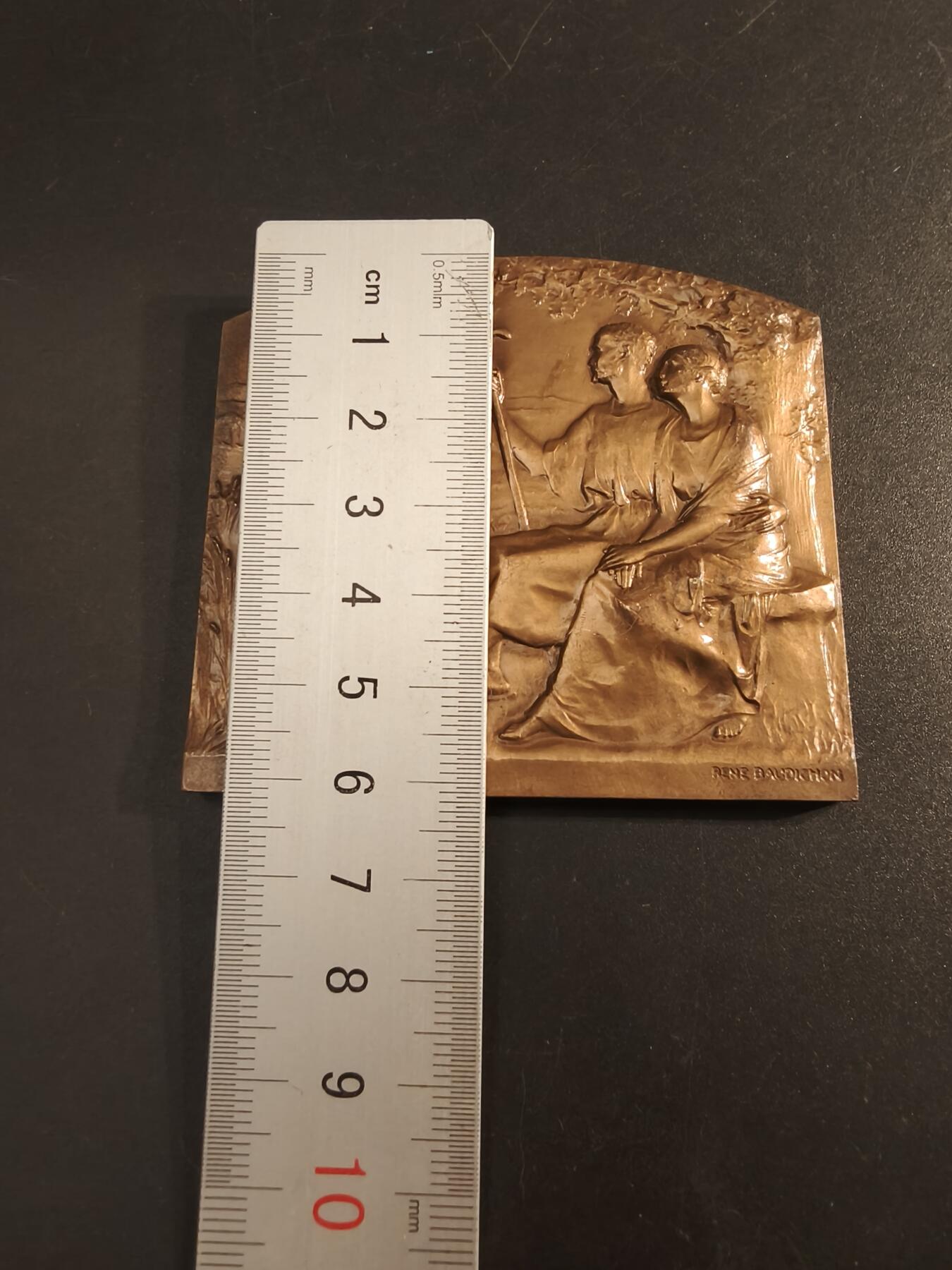 老王徽章第154期  法国婚姻纪念方形大铜章    大尺寸70×62mm.   重量187g