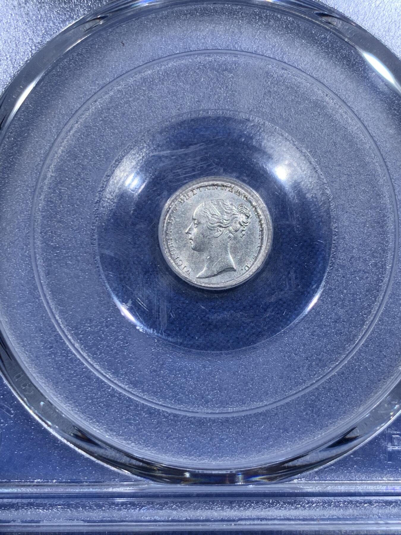《竞宝斋》第425场 周日，周一  2场连拍 （全场包邮） 四枚一组 PCGS PL UNC-64 英国1875小维濯足币，原光状态，打制犀利，可惜一枚没给分，非常少的品种。细节见图